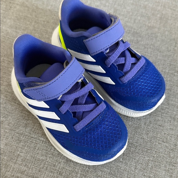 Adidas toddler Runfalcon 5 Blue and White Sneakers with Neon Accents - Picture 5 of 6